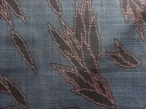 アンティーク　抽象草葉模様織り出し本場泥大島紬着物(5マルキ)